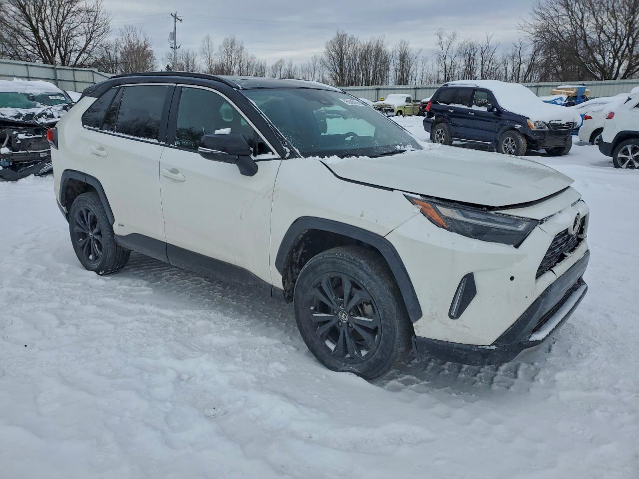 2022 TOYOTA RAV4 XSE photo 4