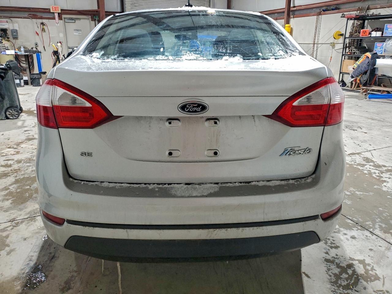 2015 FORD FIESTA SE photo 6