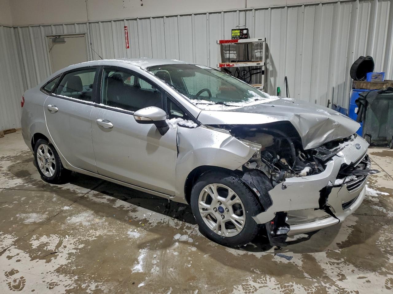 2015 FORD FIESTA SE photo 4