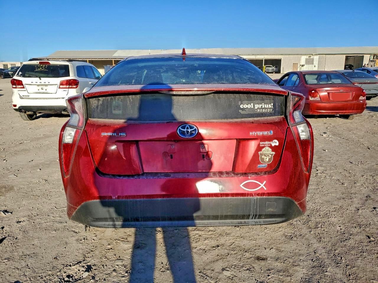 2016 TOYOTA PRIUS photo 6