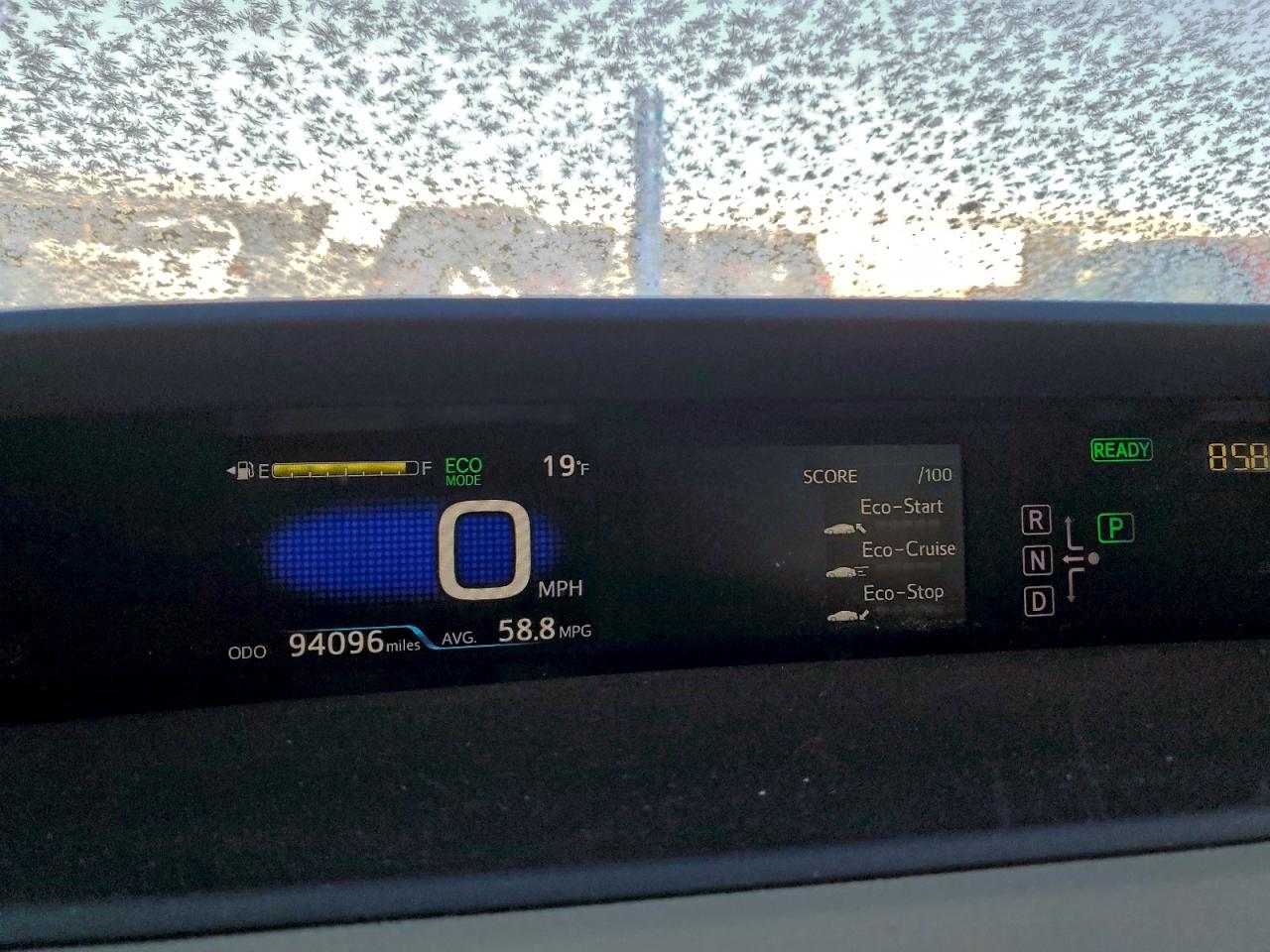 2016 TOYOTA PRIUS photo 9