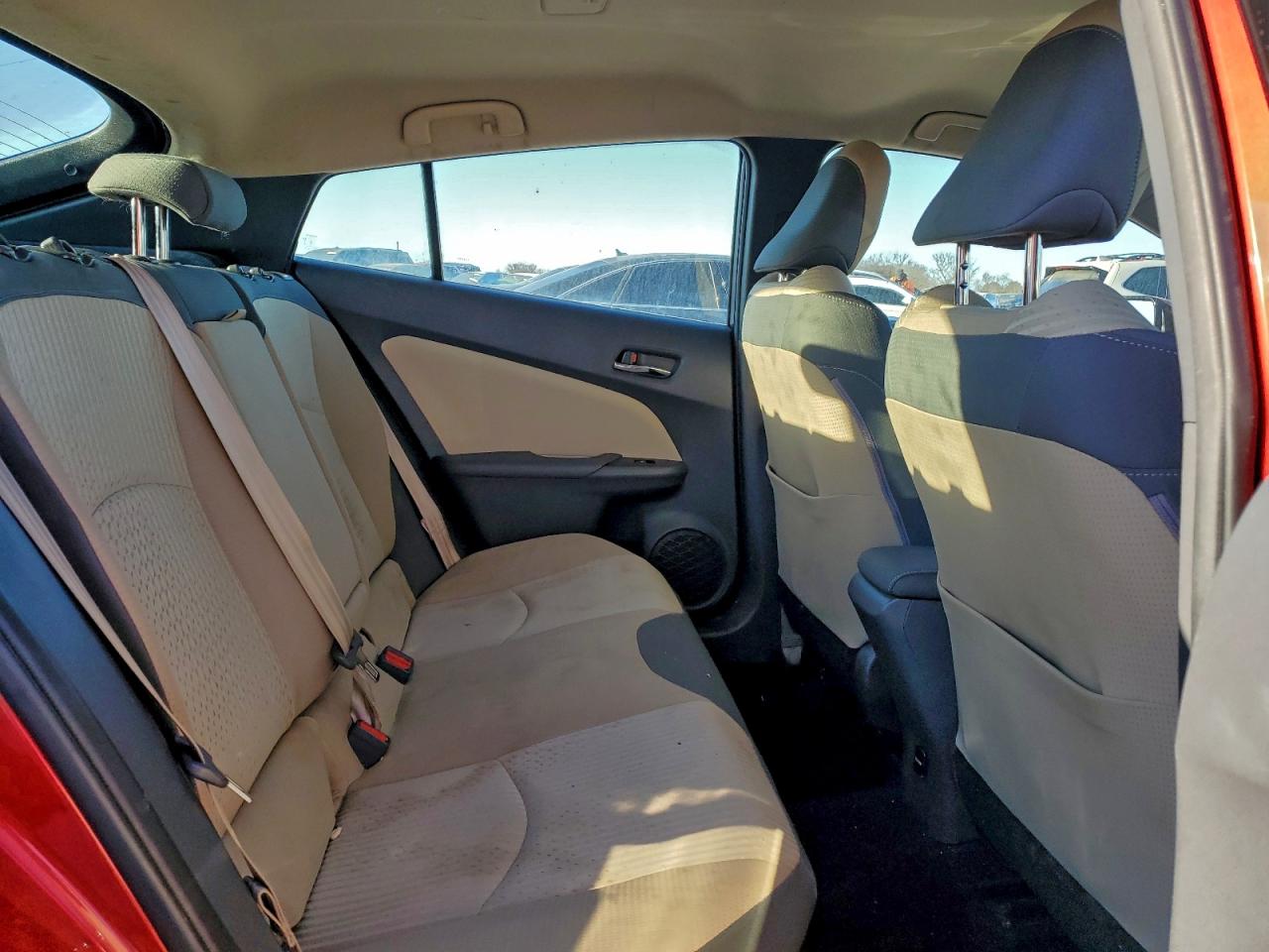 2016 TOYOTA PRIUS photo 11