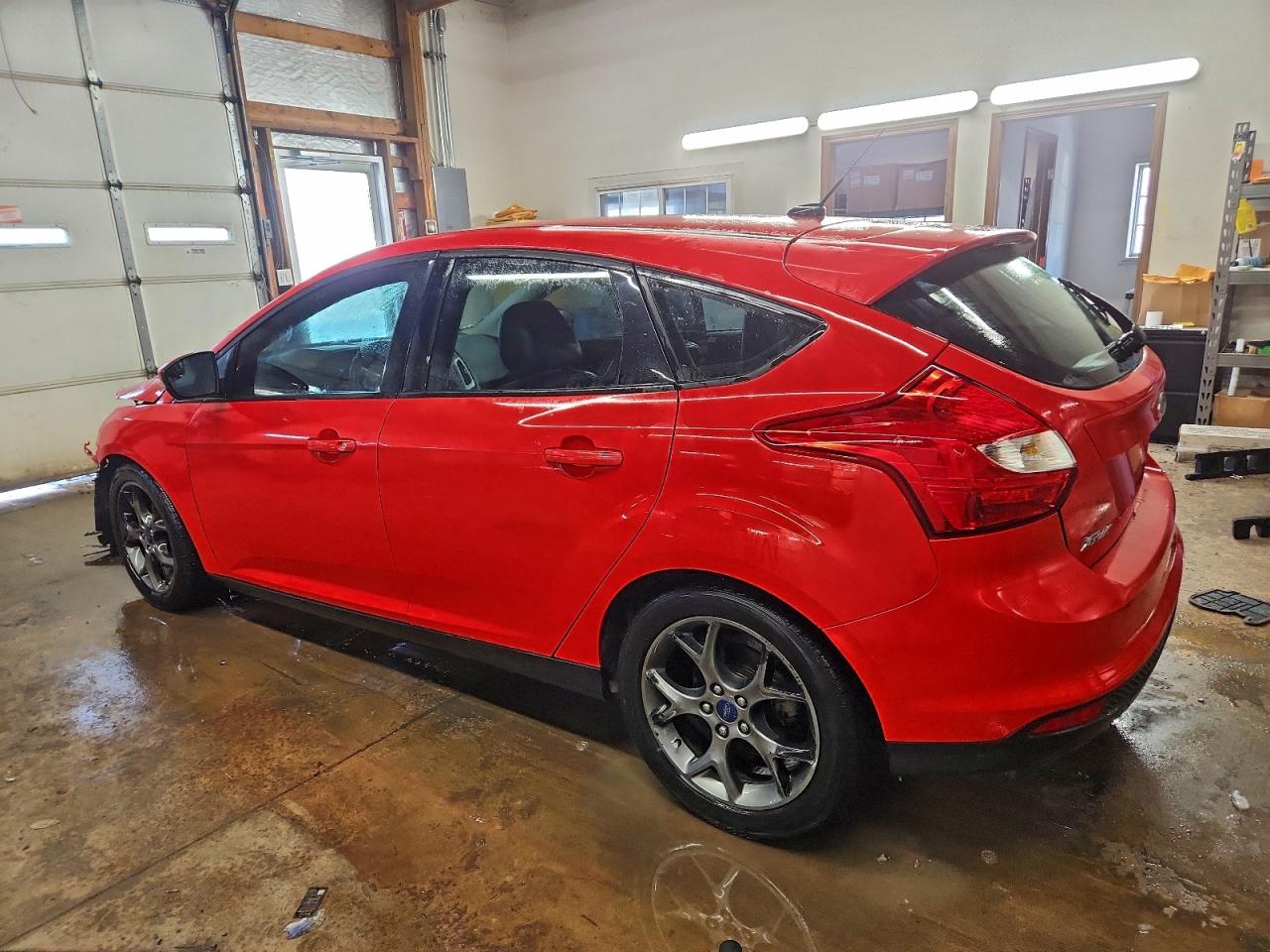 2014 FORD FOCUS SE photo 2