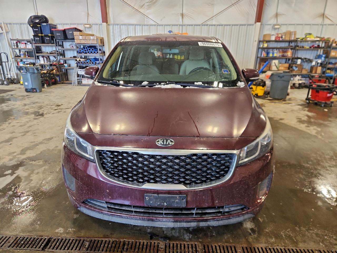 2017 KIA SEDONA LX photo 5