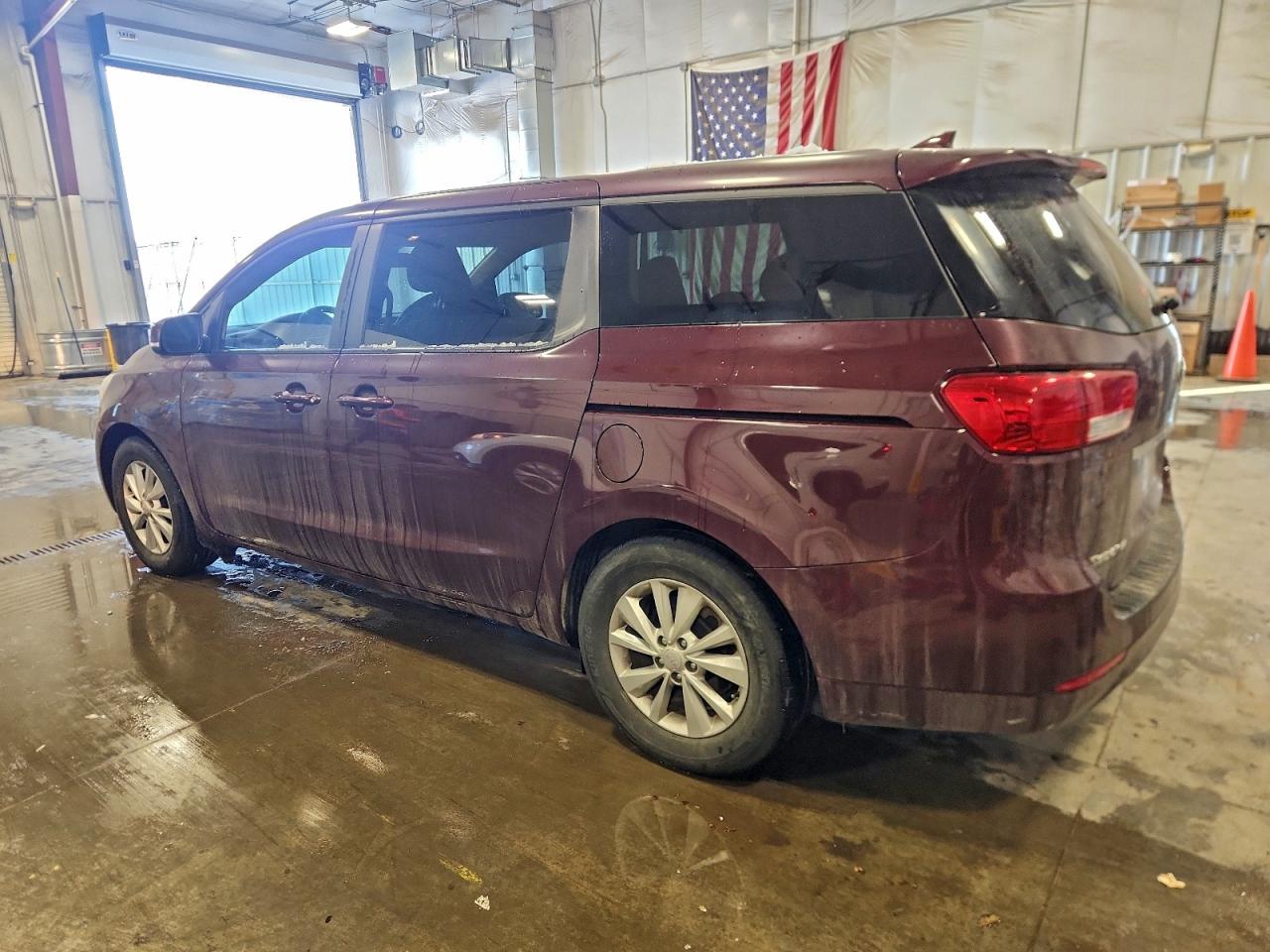 2017 KIA SEDONA LX photo 2