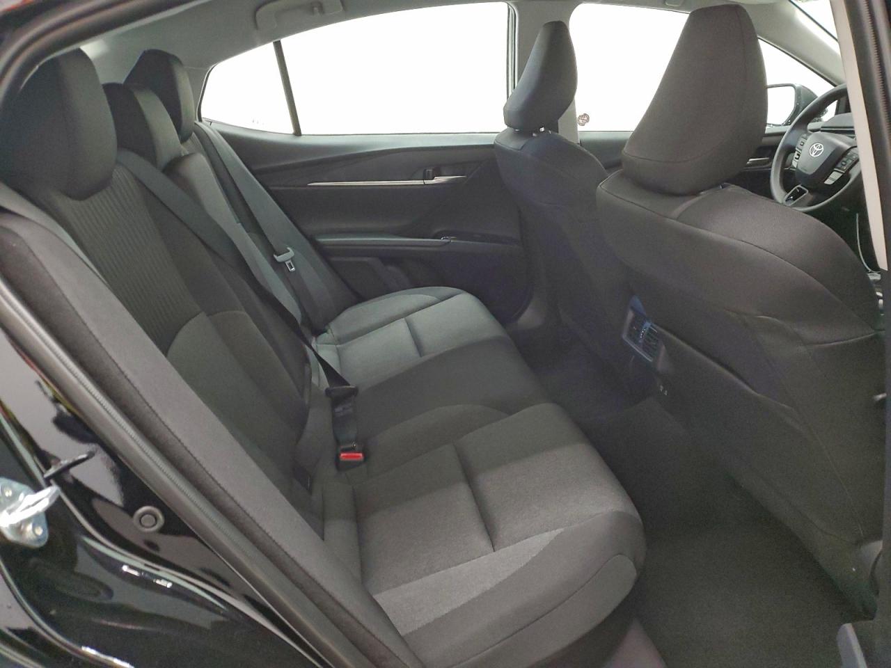 2026 TOYOTA CAMRY LE photo 10