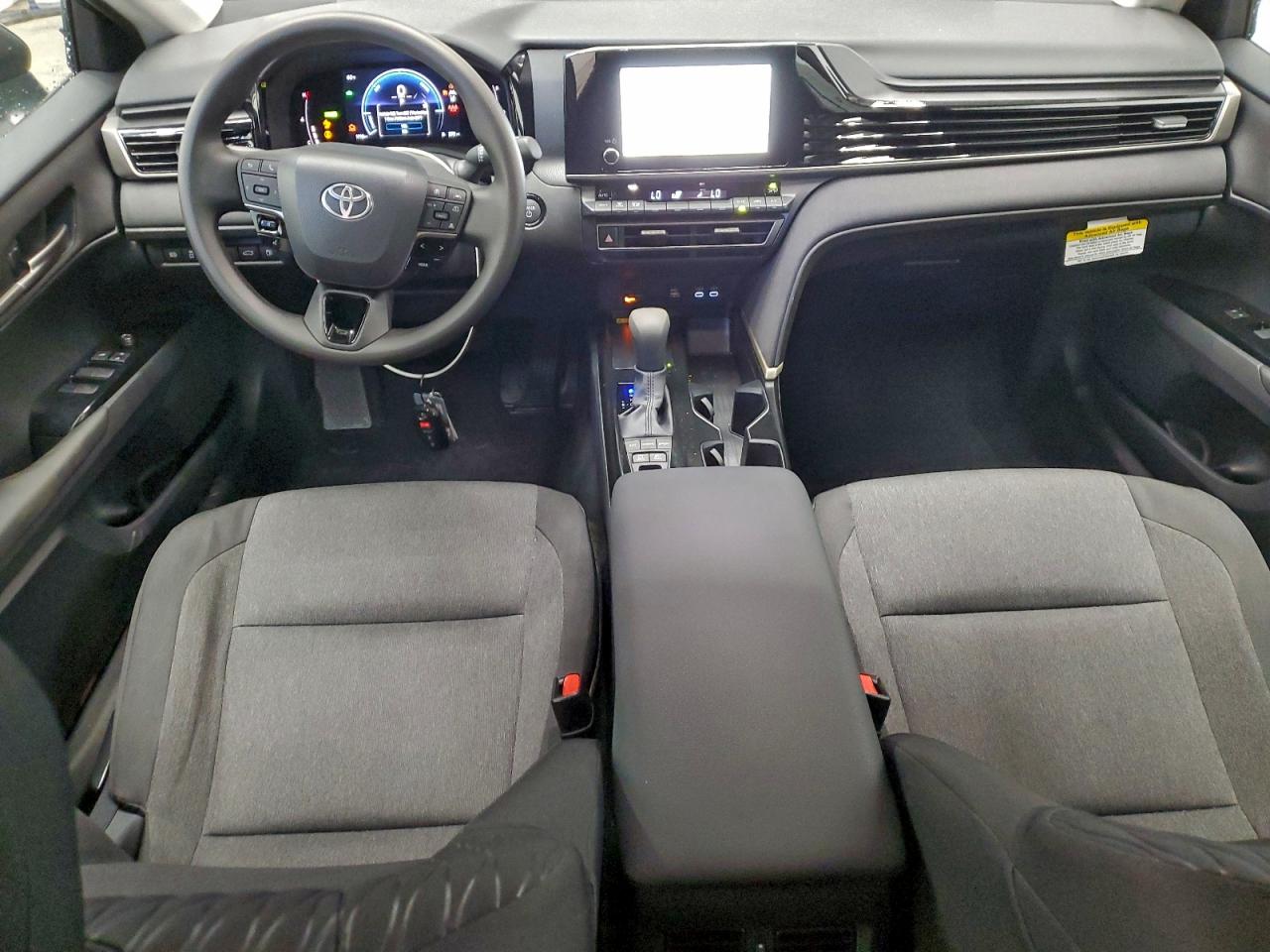 2026 TOYOTA CAMRY LE photo 8