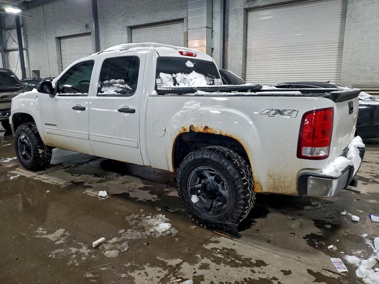 2012 GMC SIERRA K1500 HYBRID photo 2
