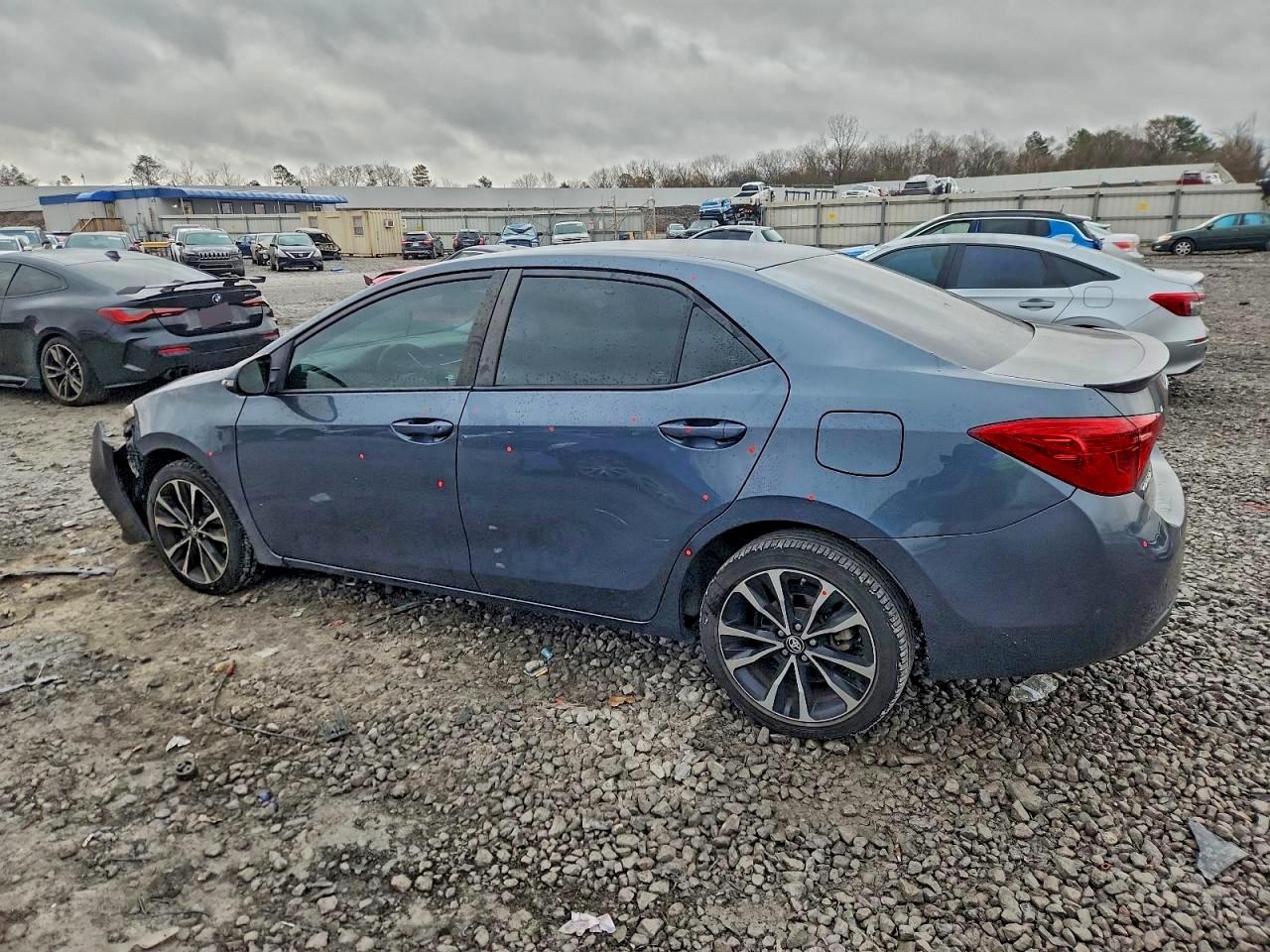 2017 TOYOTA COROLLA L photo 2