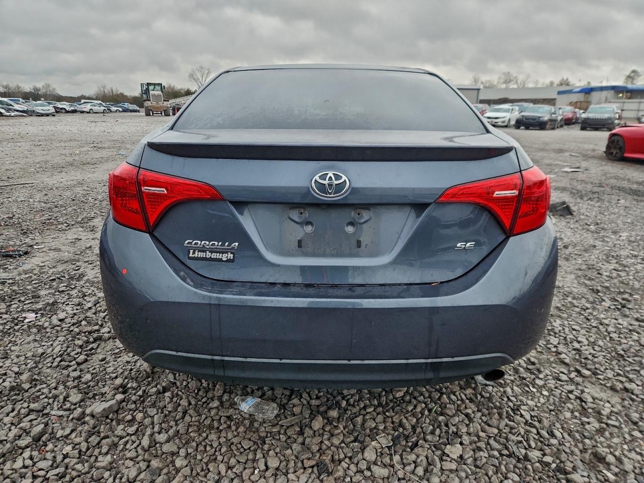 2017 TOYOTA COROLLA L photo 6