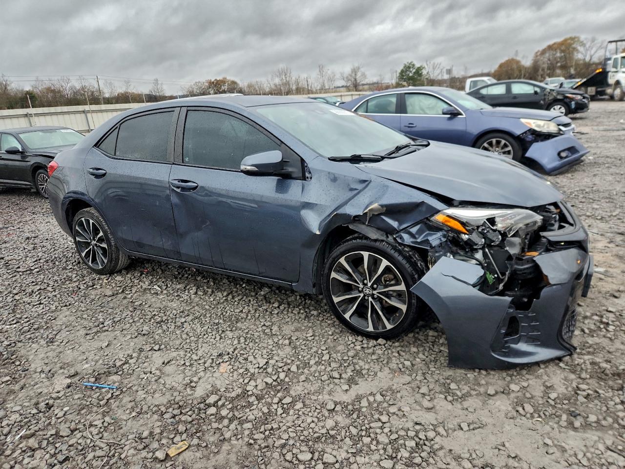 2017 TOYOTA COROLLA L photo 4