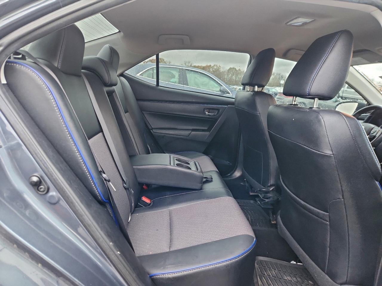 2017 TOYOTA COROLLA L photo 10