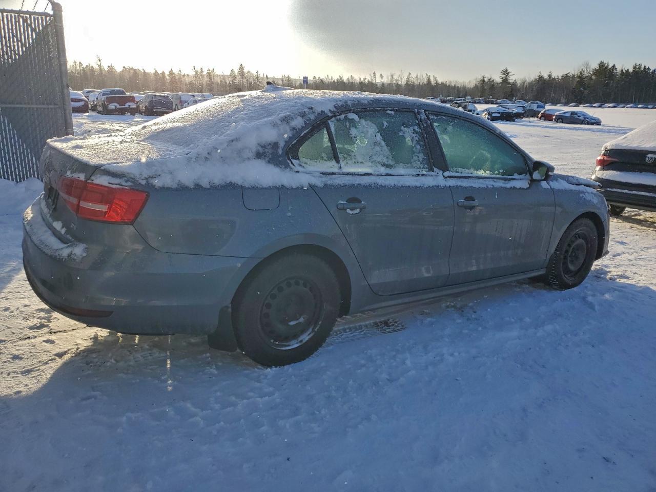 2015 VOLKSWAGEN JETTA TDI photo 3