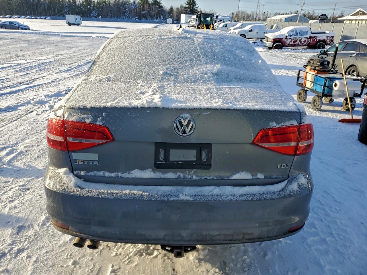 2015 VOLKSWAGEN JETTA TDI photo 6