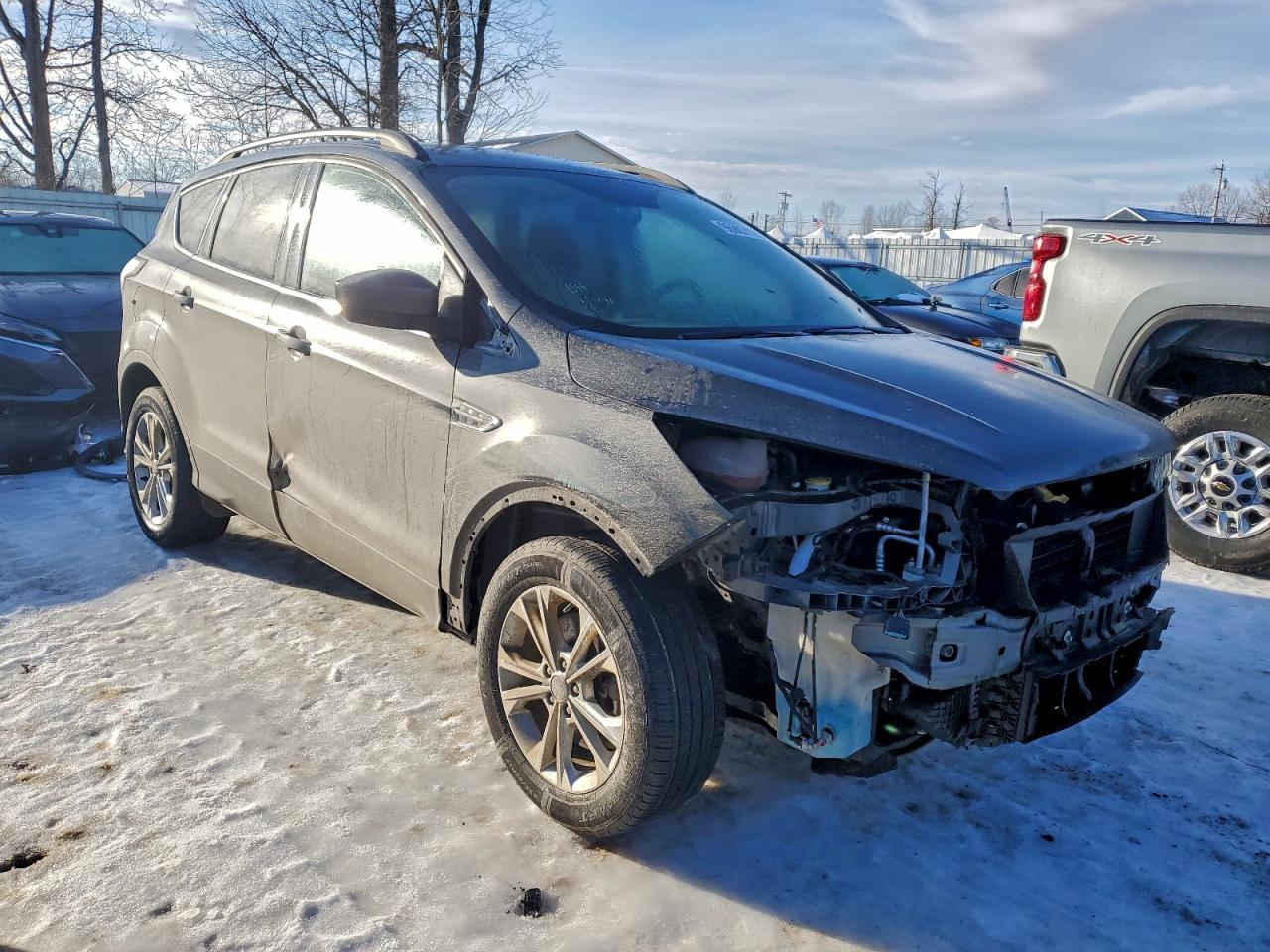 2017 FORD ESCAPE SE photo 4
