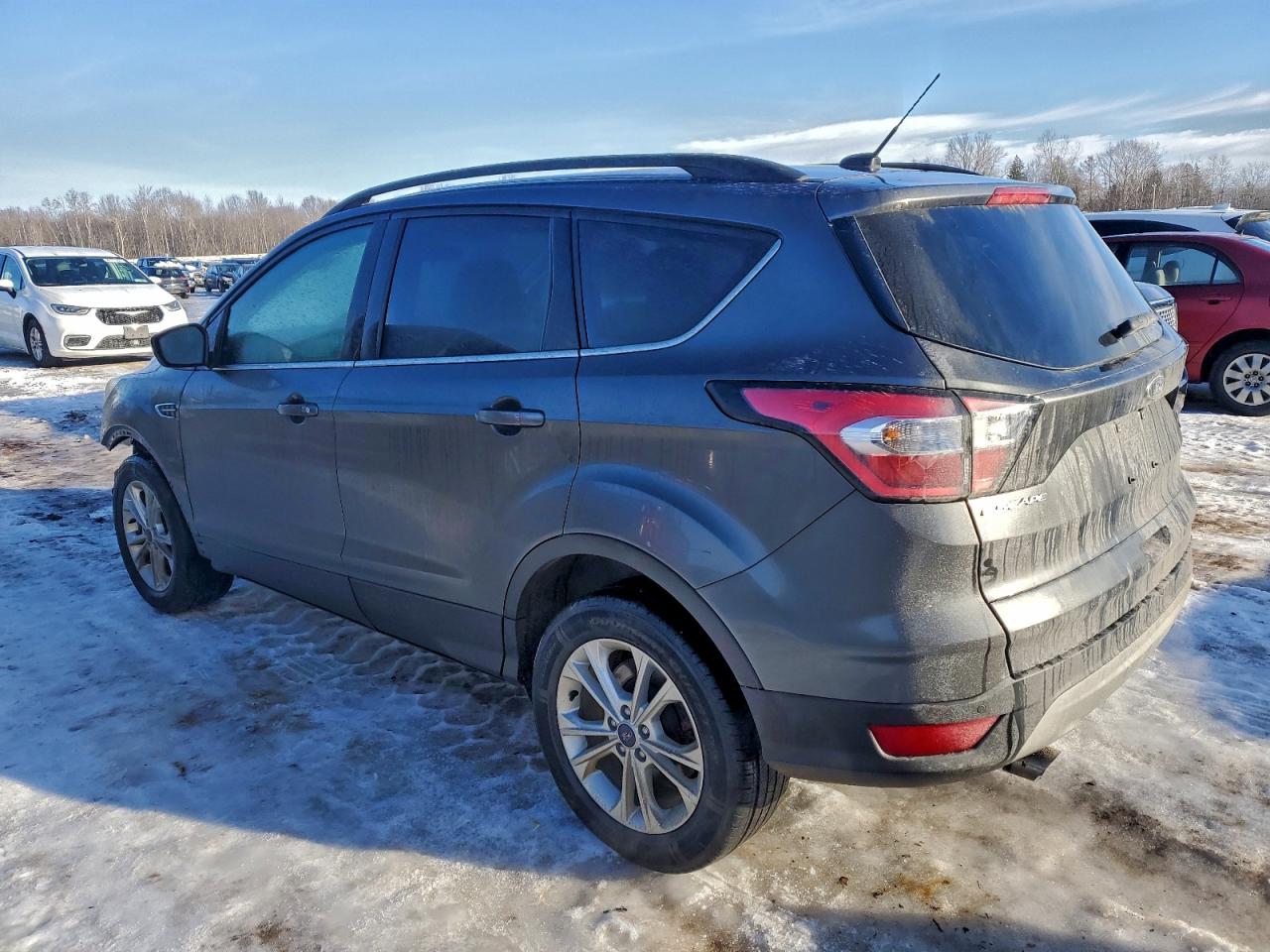 2017 FORD ESCAPE SE photo 2