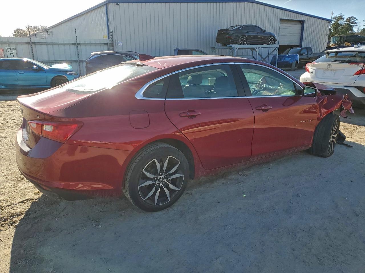 2017 CHEVROLET MALIBU LT photo 3