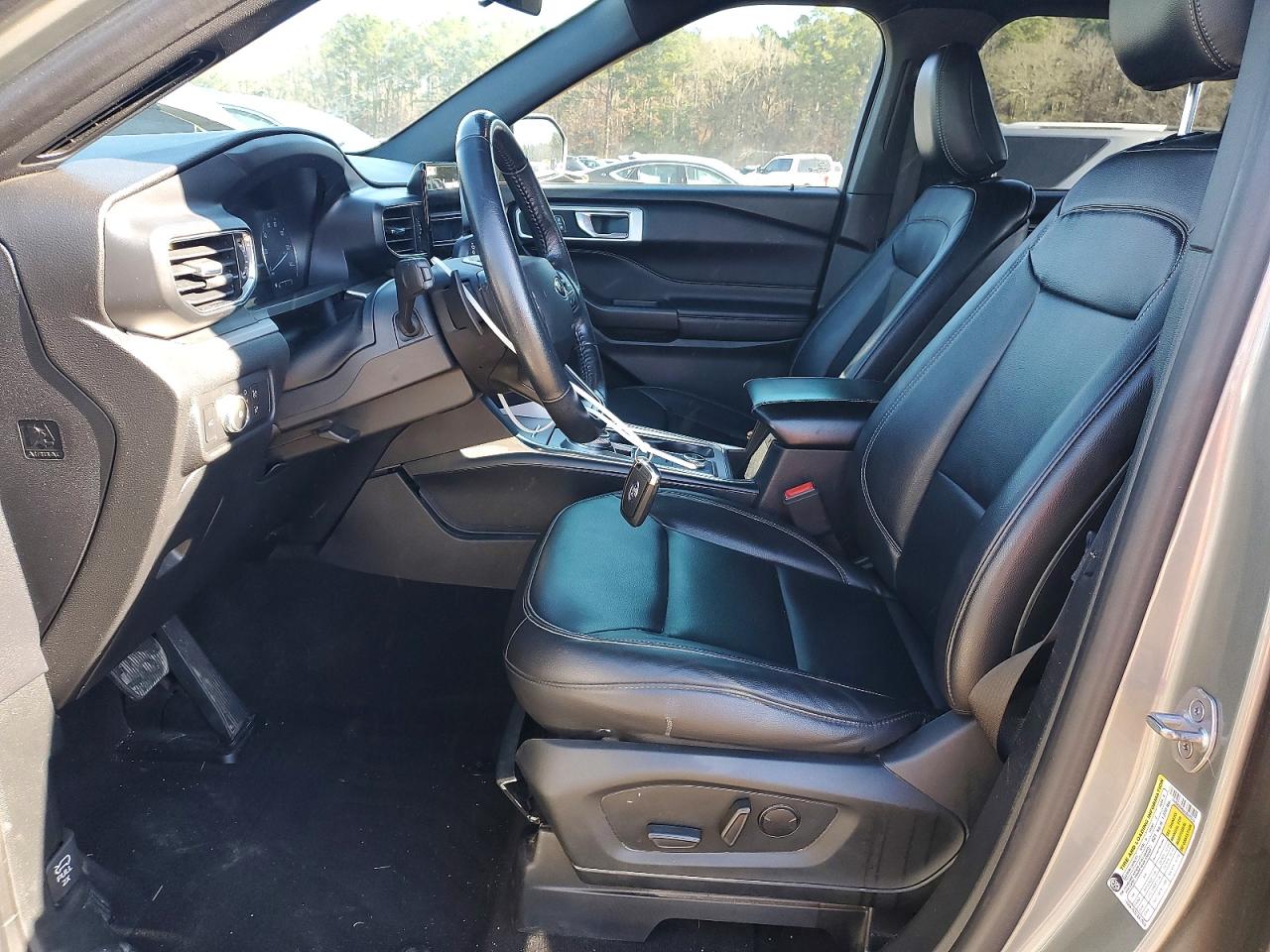 2020 FORD EXPLORER XLT photo 7