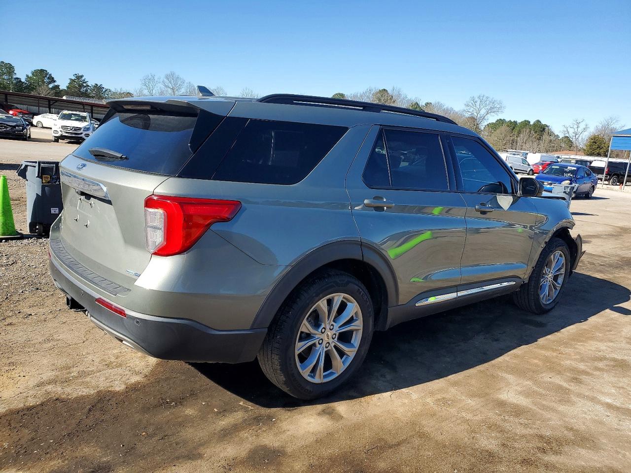 2020 FORD EXPLORER XLT photo 3
