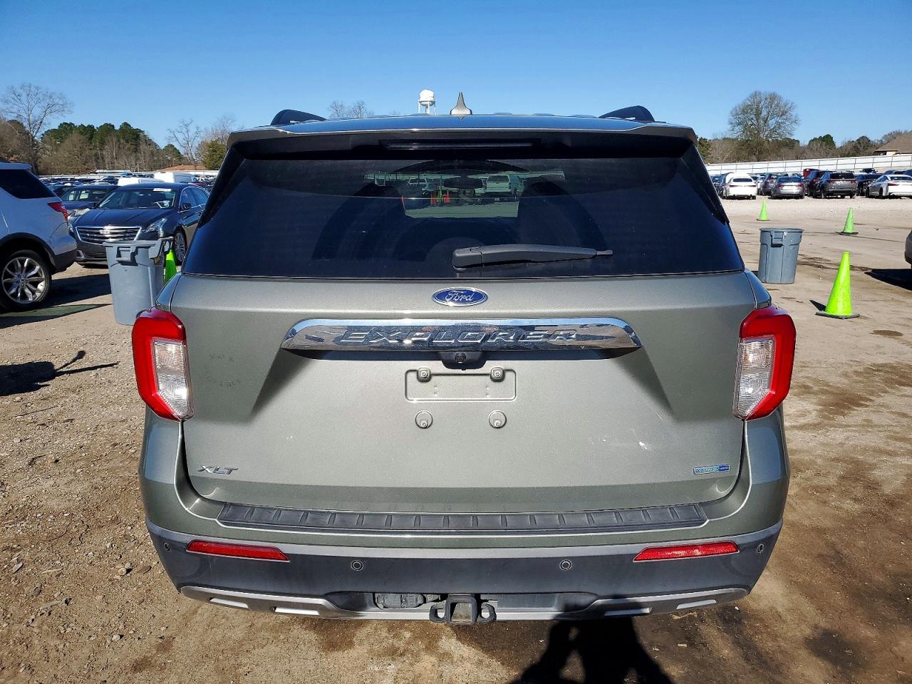 2020 FORD EXPLORER XLT photo 6