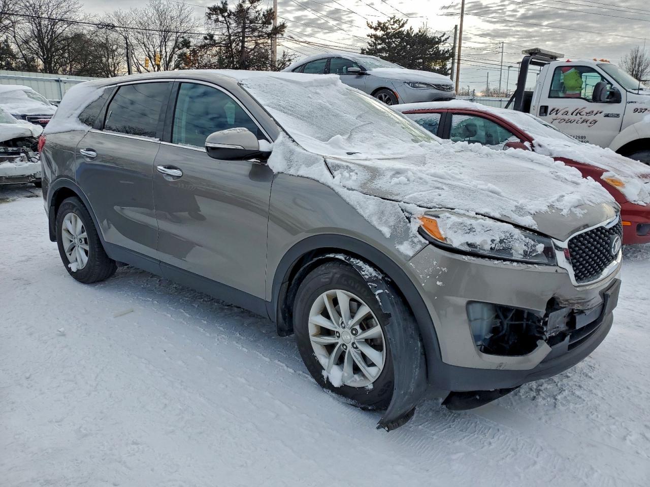 2017 KIA SORENTO LX photo 4