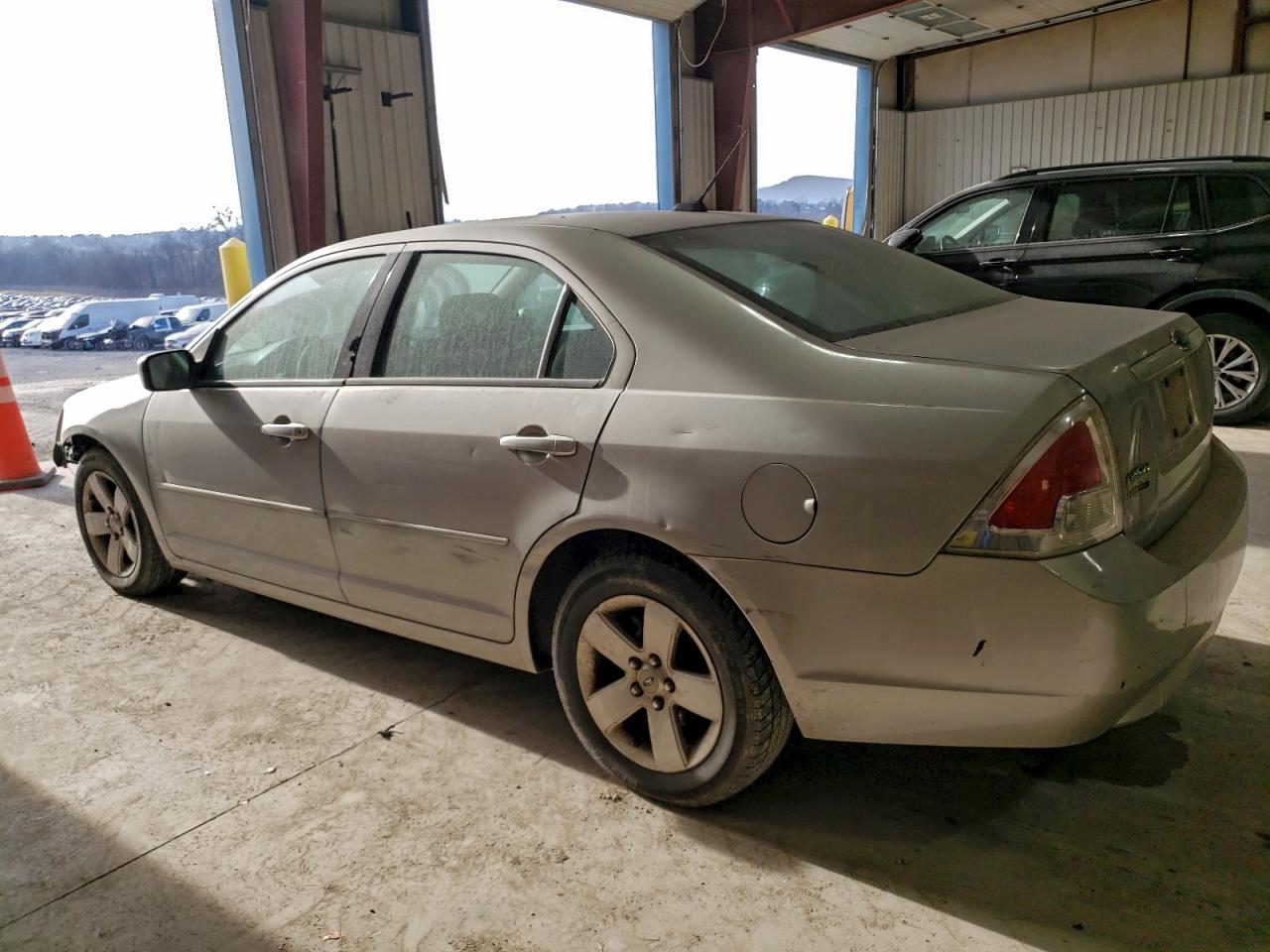 2007 FORD FUSION SE photo 2