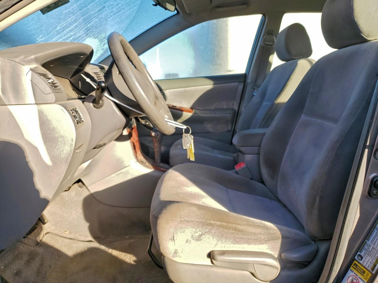 2005 TOYOTA COROLLA CE photo 7