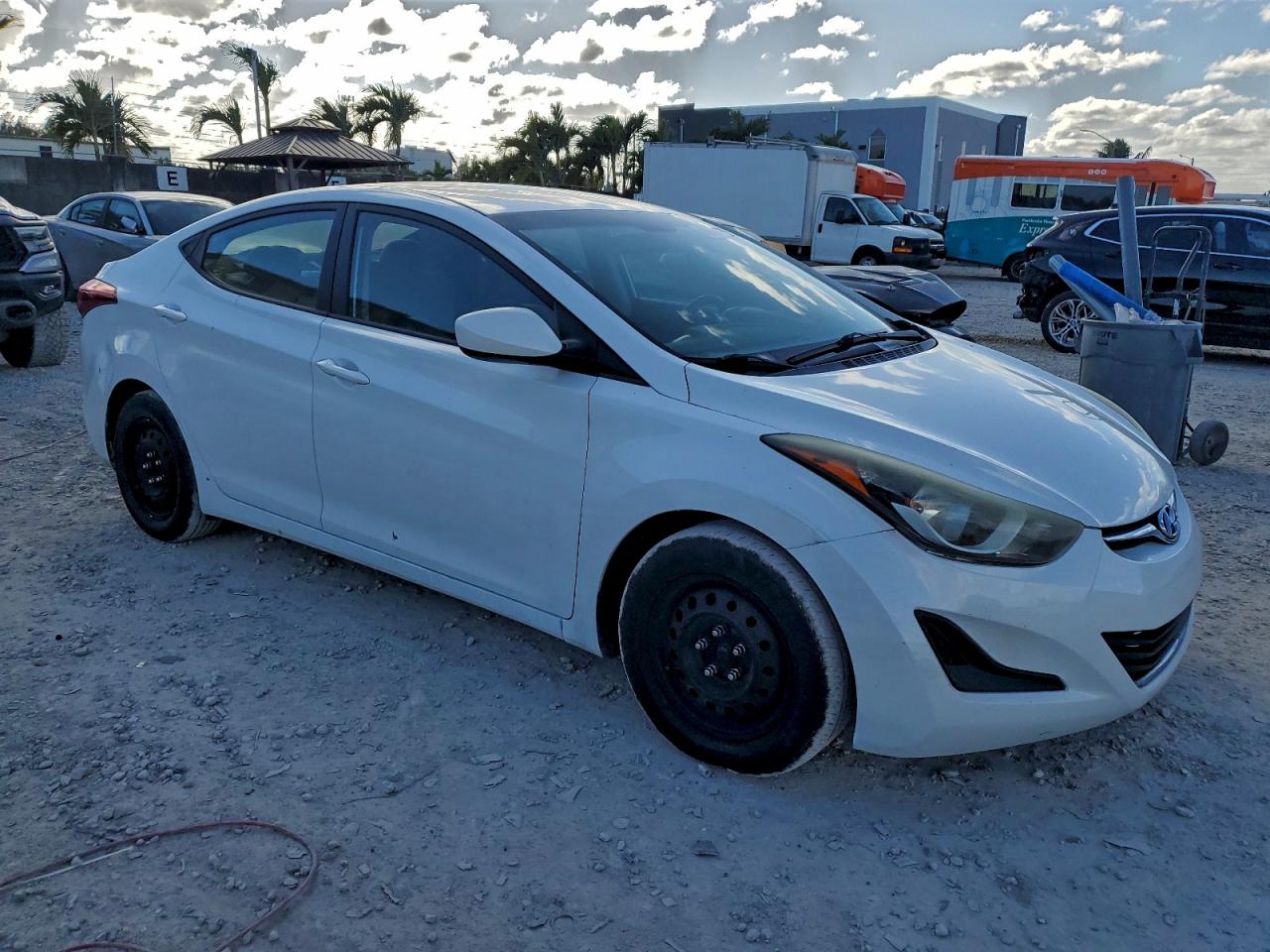 2016 HYUNDAI ELANTRA SE photo 4