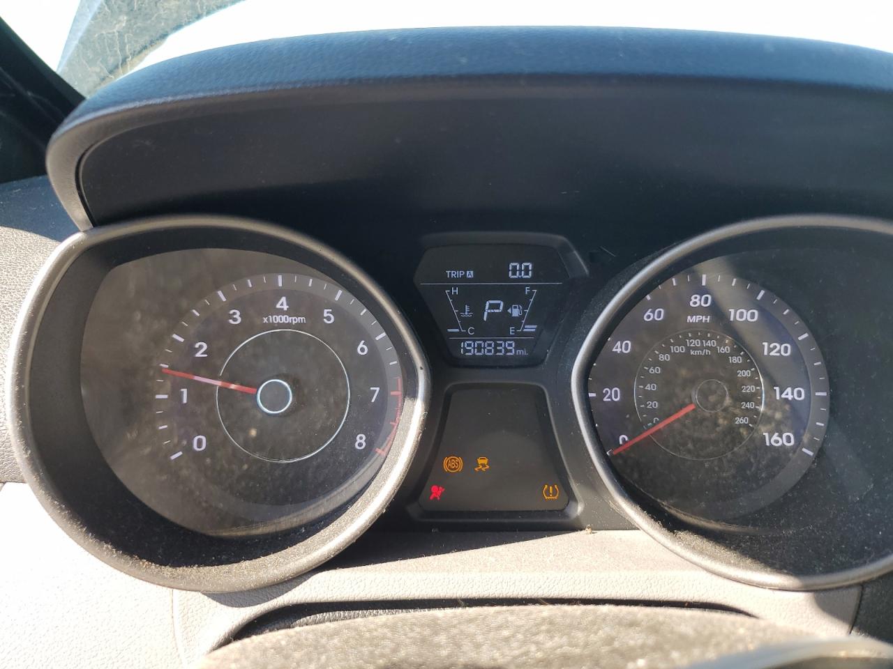 2016 HYUNDAI ELANTRA SE photo 9