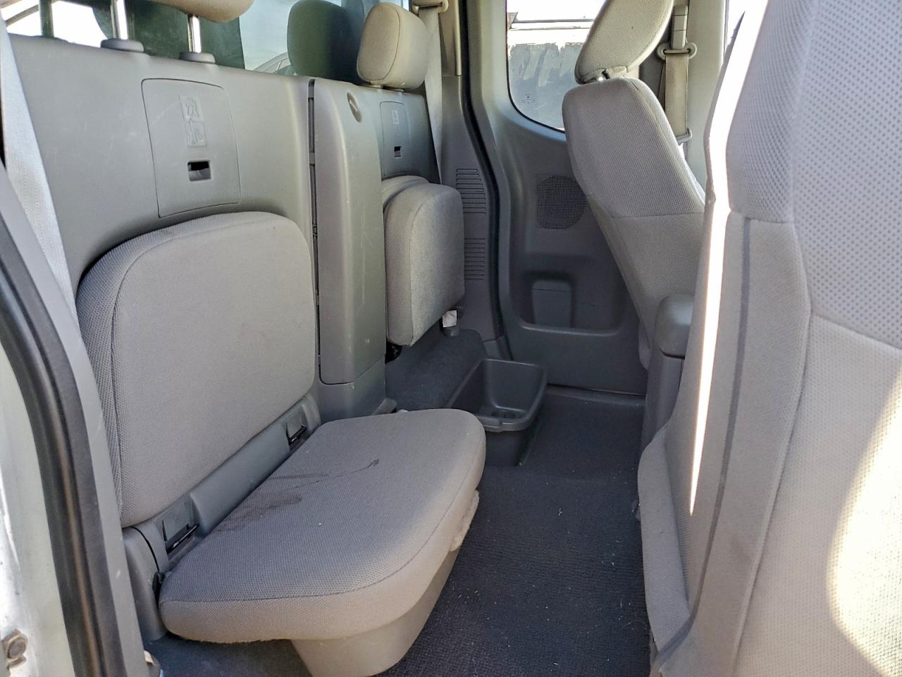 2019 NISSAN FRONTIER S photo 10