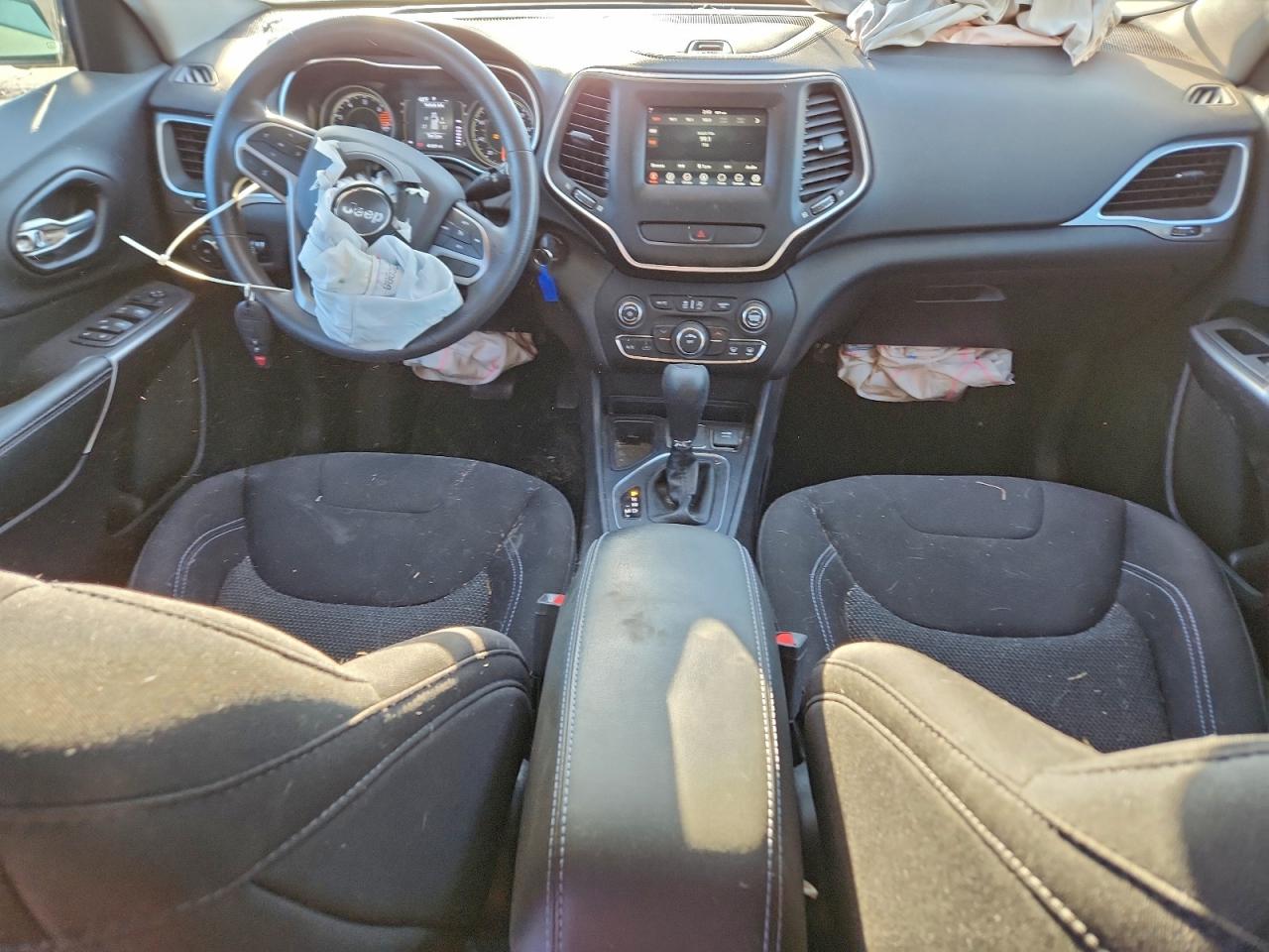 2019 JEEP CHEROKEE LATITUDE photo 8