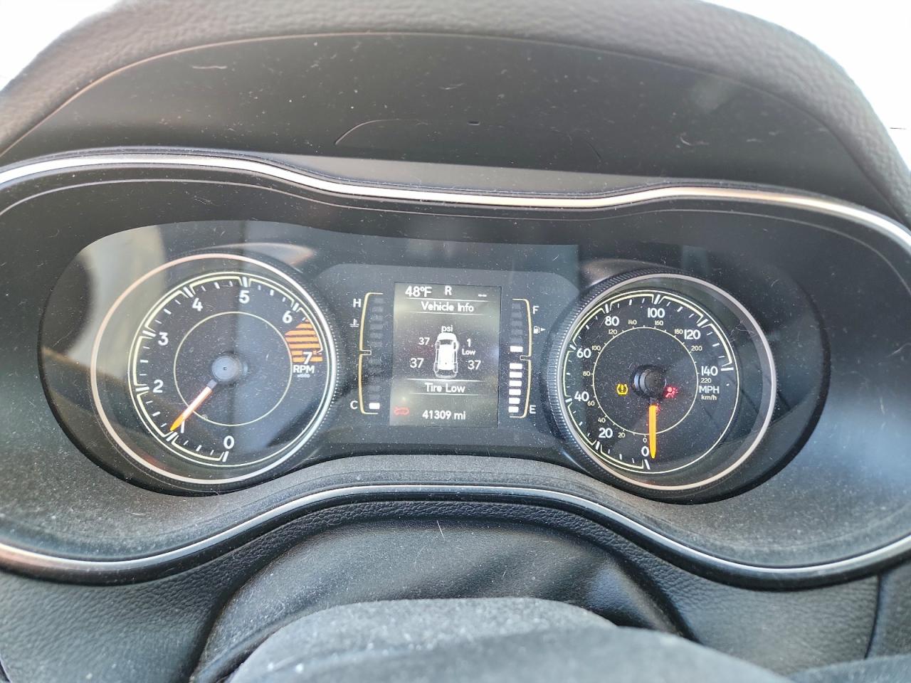 2019 JEEP CHEROKEE LATITUDE photo 9