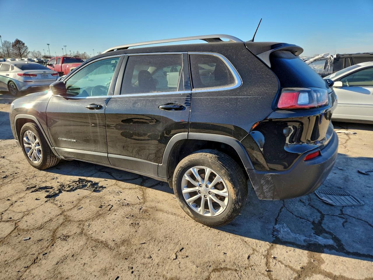 2019 JEEP CHEROKEE LATITUDE photo 2
