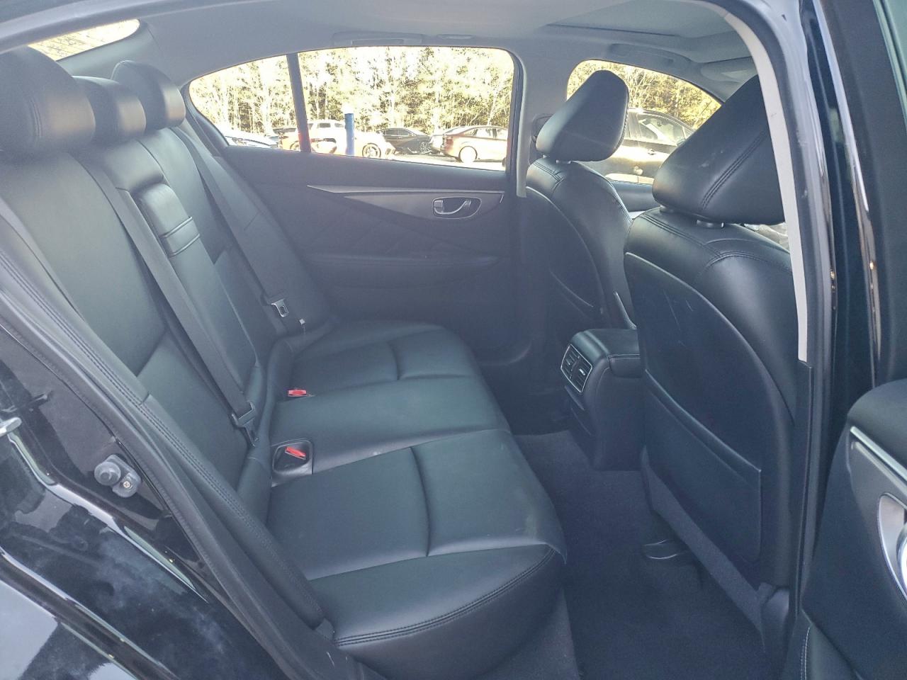2015 INFINITI Q50 BASE photo 10