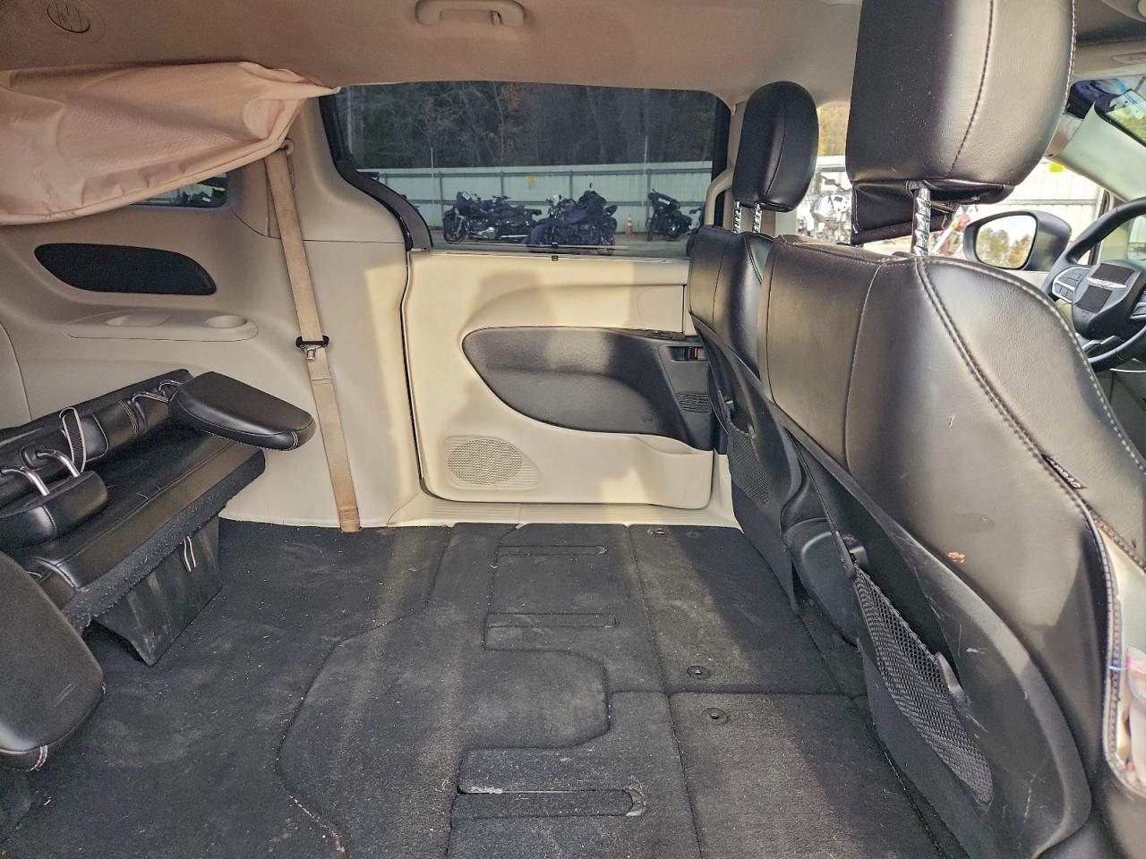 2021 CHRYSLER VOYAGER LXI photo 11