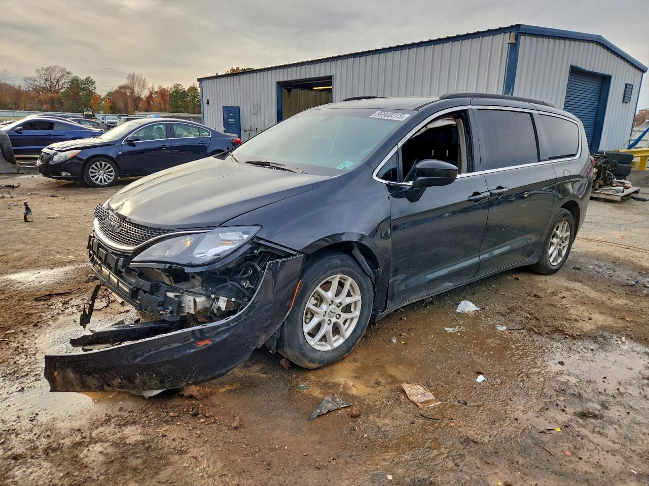 2021 CHRYSLER VOYAGER