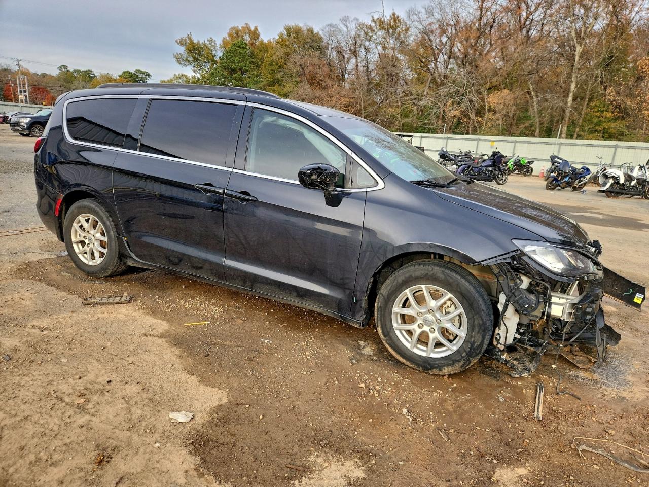 2021 CHRYSLER VOYAGER LXI photo 4