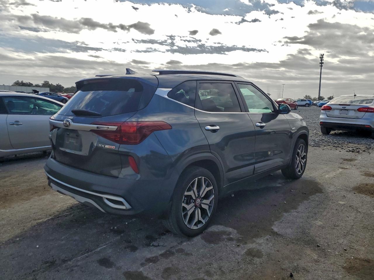 2021 KIA SELTOS SX photo 3