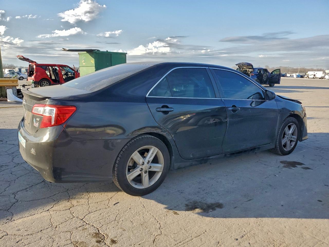 2013 TOYOTA CAMRY L photo 3