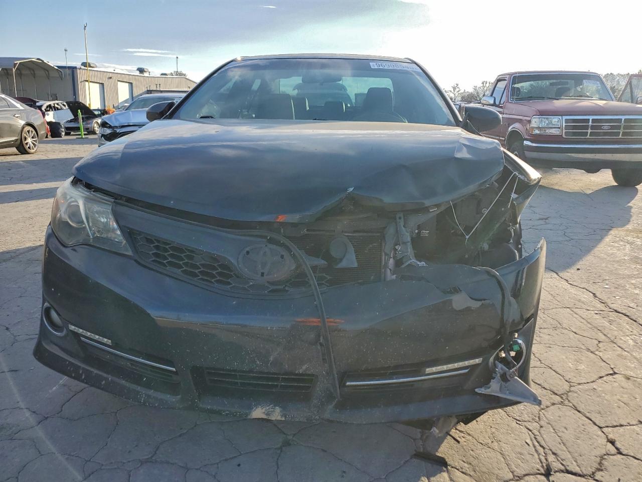2013 TOYOTA CAMRY L photo 5