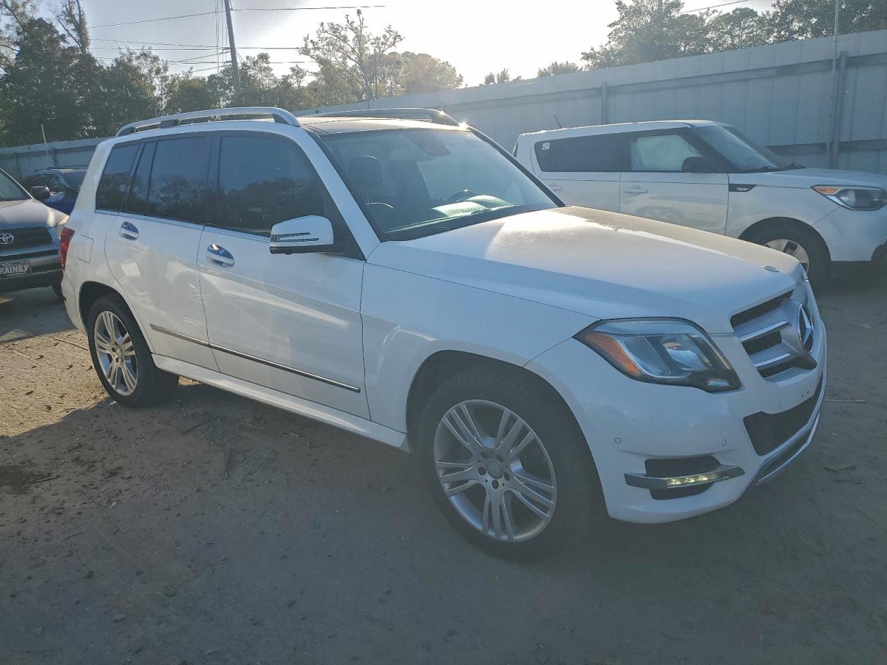 2015 MERCEDES-BENZ GLK 350 photo 4