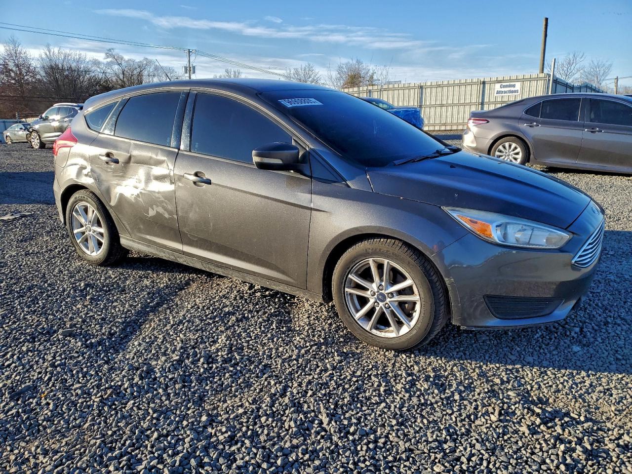 2015 FORD FOCUS SE photo 4