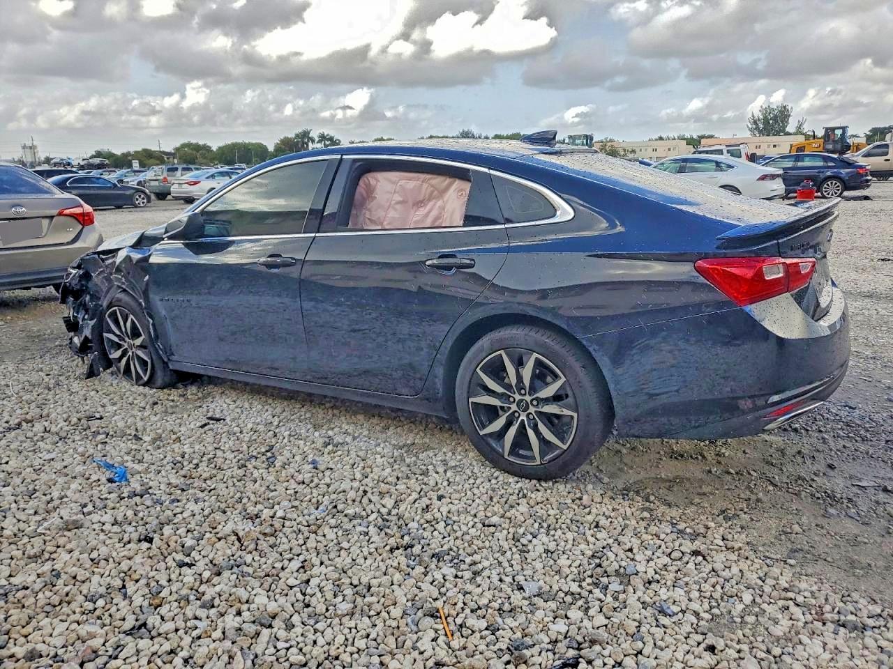 2024 CHEVROLET MALIBU RS photo 2