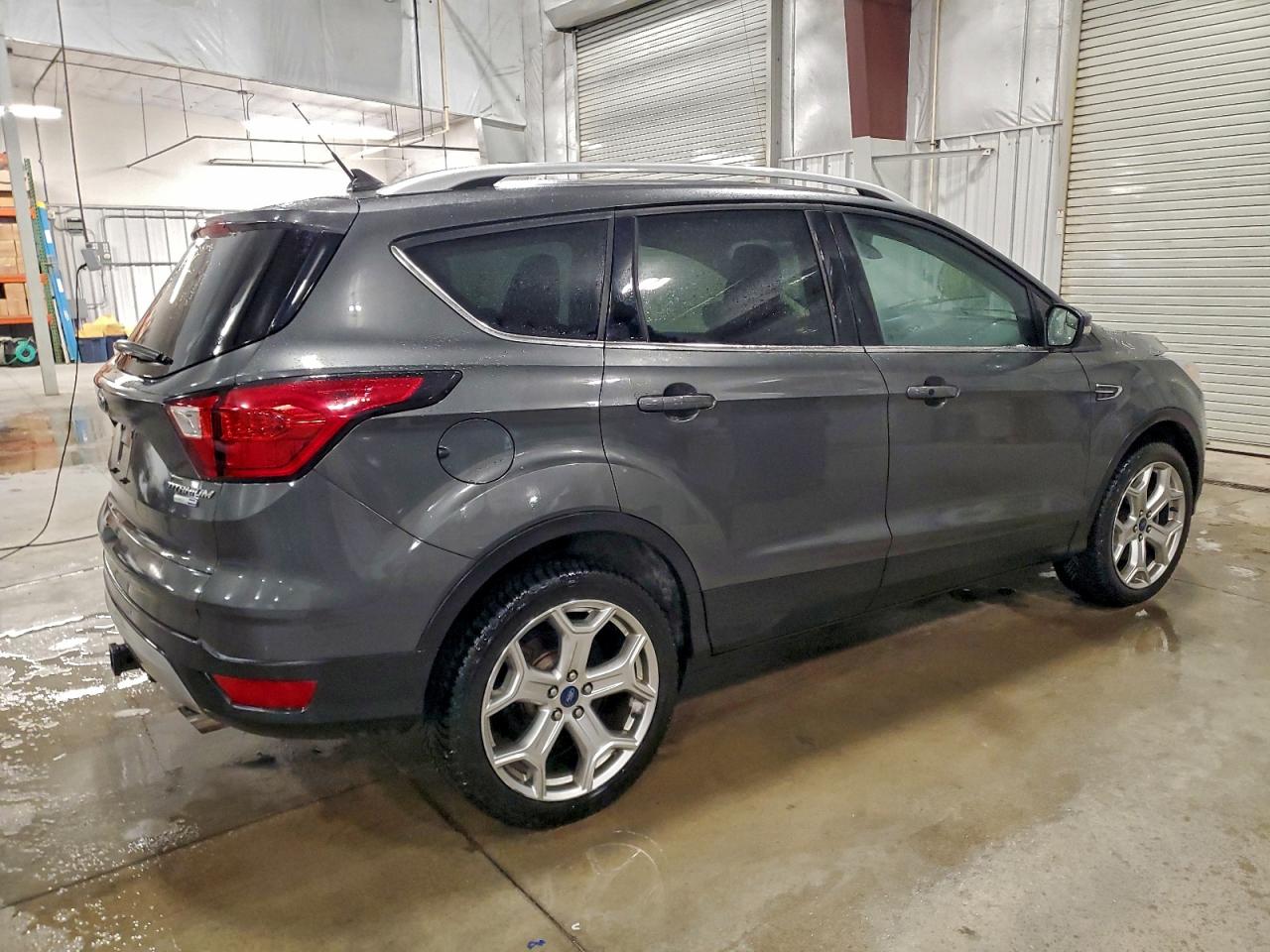 2019 FORD ESCAPE TITANIUM photo 3