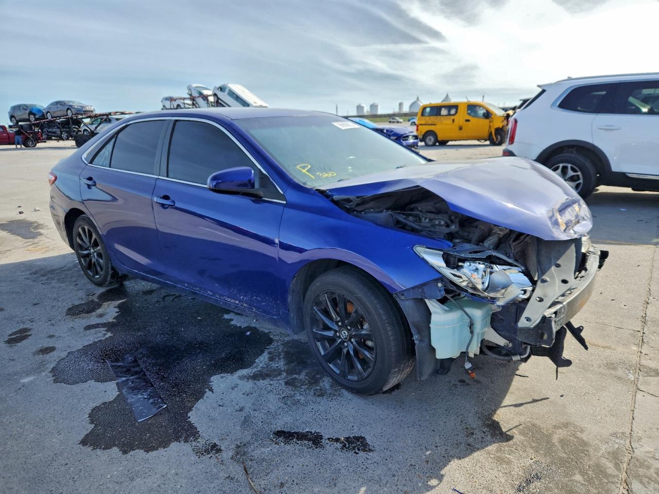 2016 TOYOTA CAMRY LE photo 4