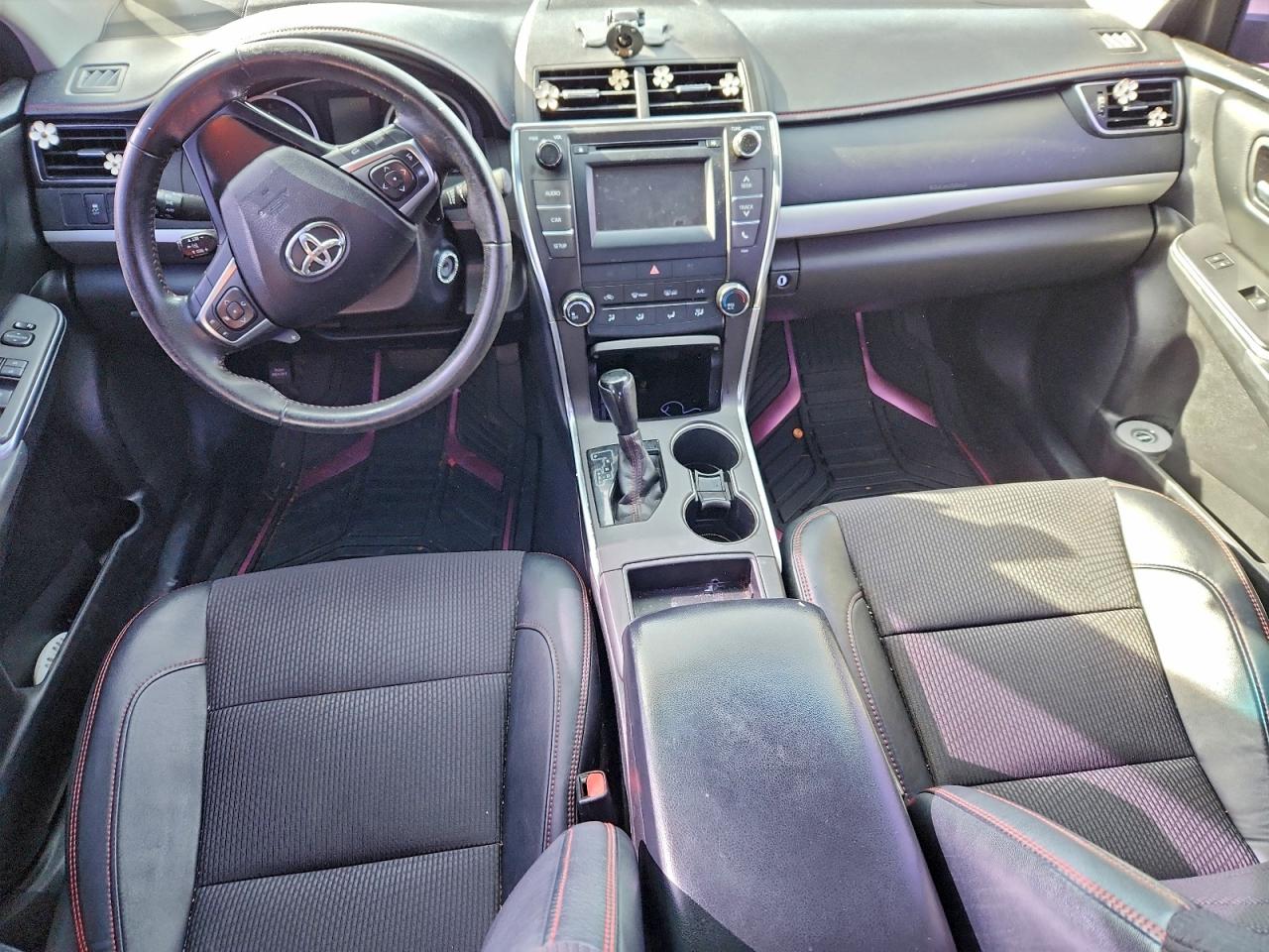 2016 TOYOTA CAMRY LE photo 8
