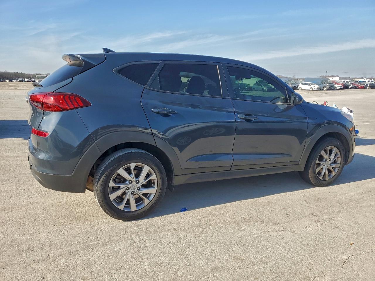 2019 HYUNDAI TUCSON SE photo 3