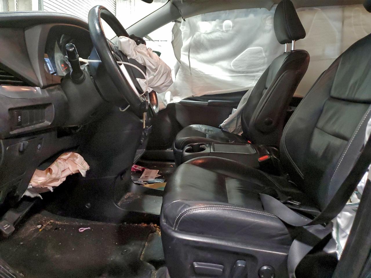 2020 TOYOTA SIENNA SE photo 7