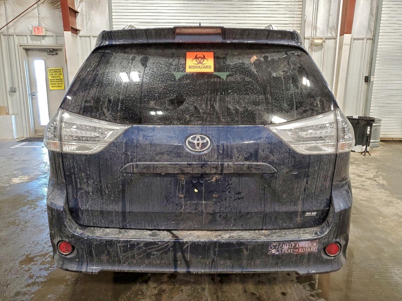 2020 TOYOTA SIENNA SE photo 6