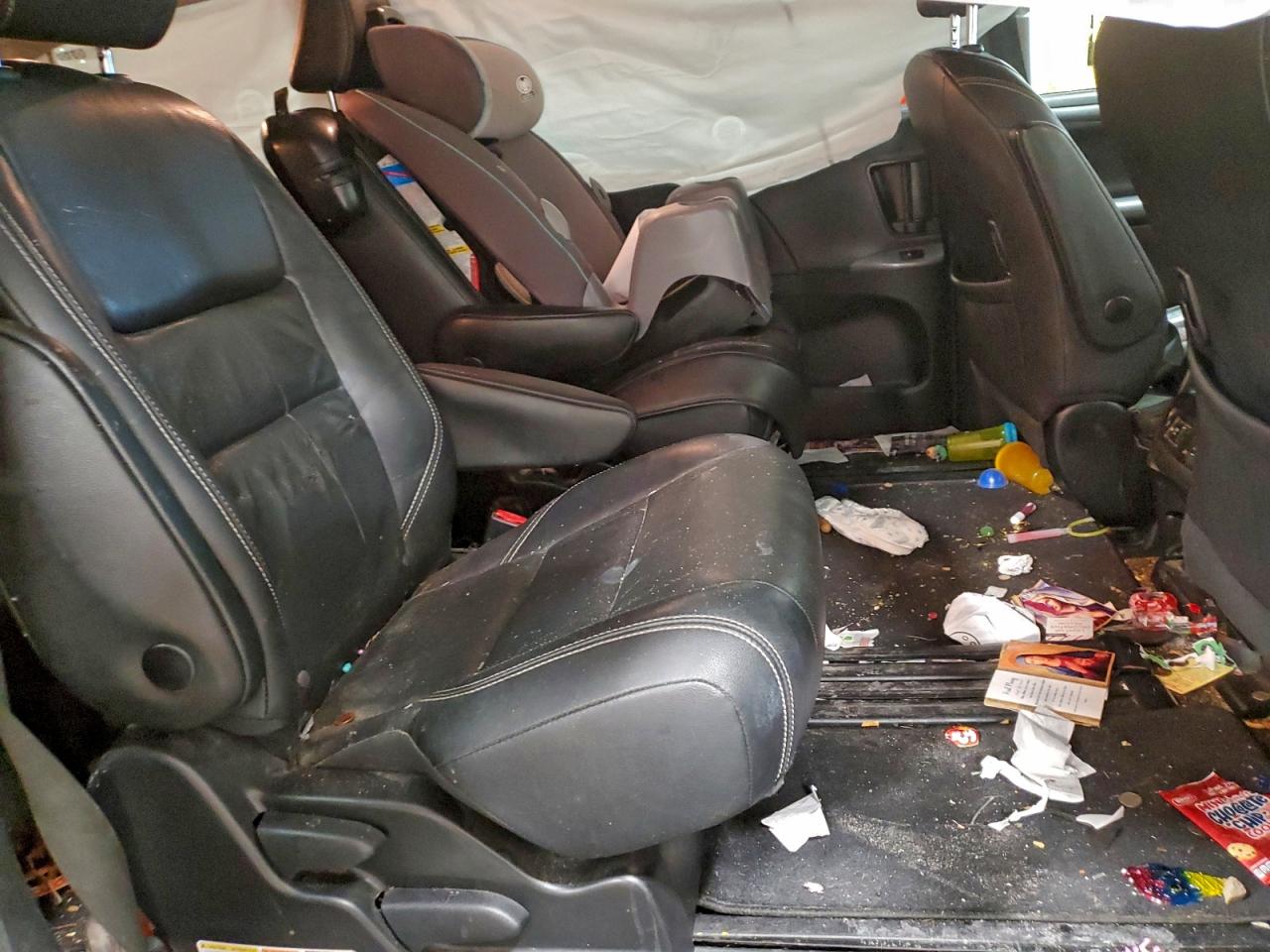 2020 TOYOTA SIENNA SE photo 11
